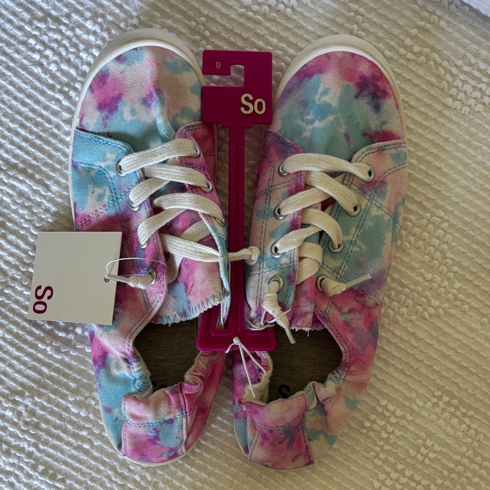SO Tie-Dye Canvas Women’s Slip On Sneakers - Pink & Blue